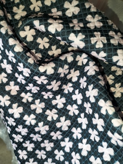 Фактурний костюмний трикотаж клевер