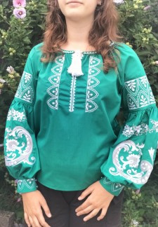 Вишиванка з монохромною вишивкою